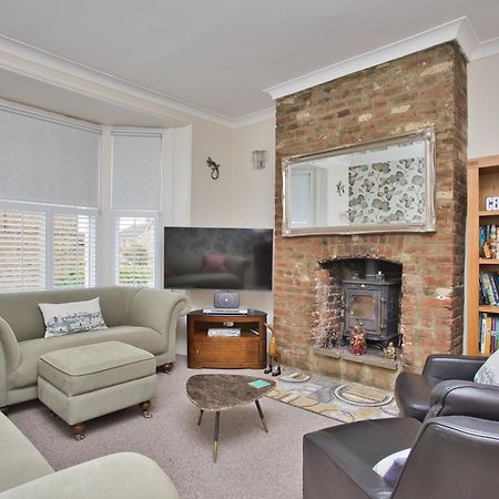 Spacious Seaside Escape In The Heart Of Deal, 4 Mins From The Beach Kültér fotó