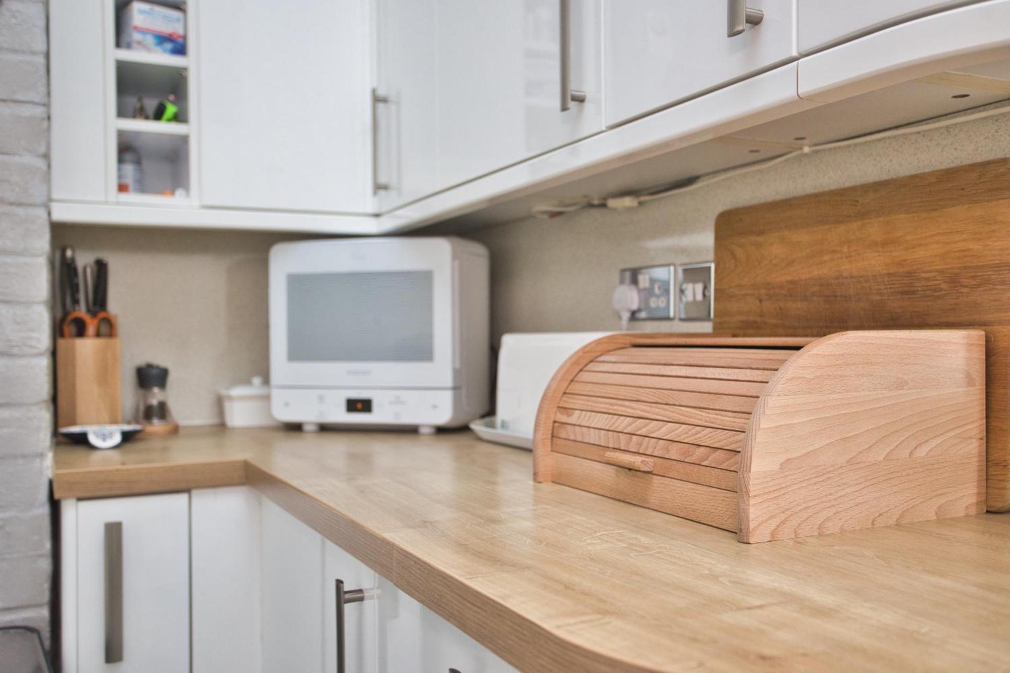 Spacious Seaside Escape In The Heart Of Deal, 4 Mins From The Beach Kültér fotó