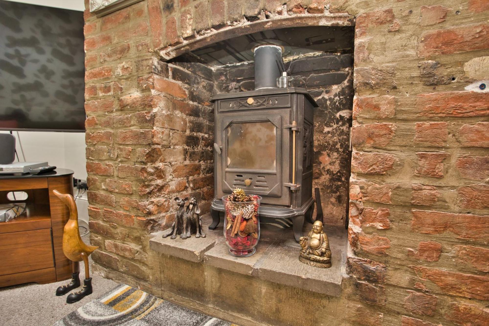 Spacious Seaside Escape In The Heart Of Deal, 4 Mins From The Beach Kültér fotó